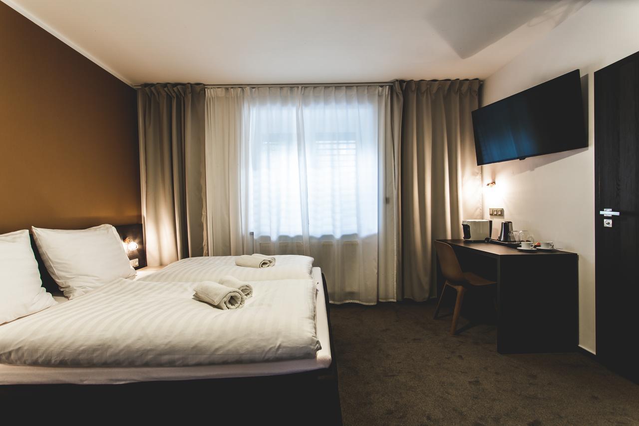 Silesia Residence オストラヴァ エクステリア 写真 A room at the hotel