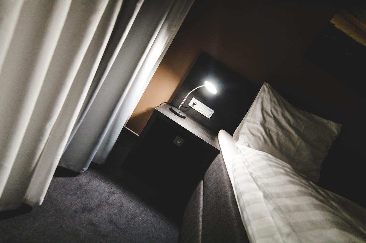 Silesia Residence オストラヴァ エクステリア 写真 A bedside table
